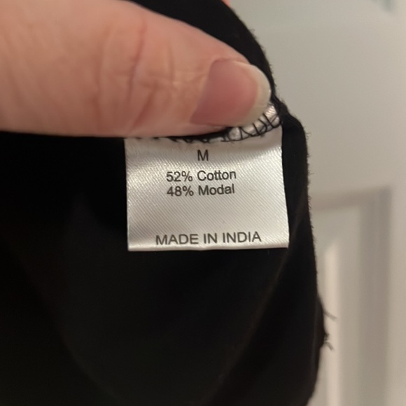 Sweet Soul top Medium Graphic Tee Black and White Peace sign - Picture 11 of 12